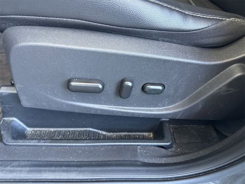 Used 2017 Ford Escape Titanium image 14