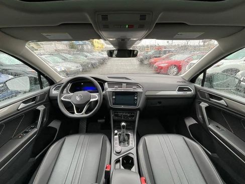 Used 2022 Volkswagen Tiguan SE image 15