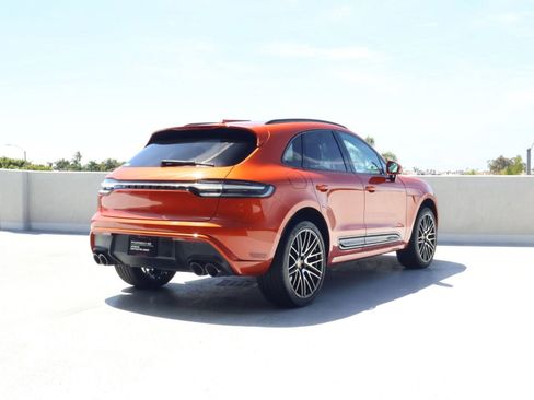Certified 2025 Porsche Macan image 9
