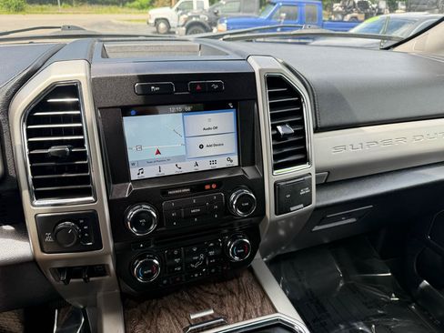 Used 2018 Ford F250 Lariat w/ Chrome Package AWD/4WD image 35