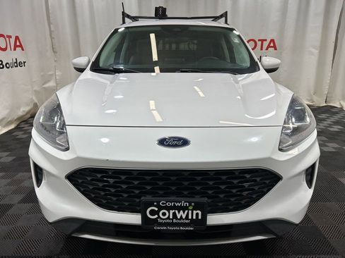 Used 2021 Ford Escape SE image 3
