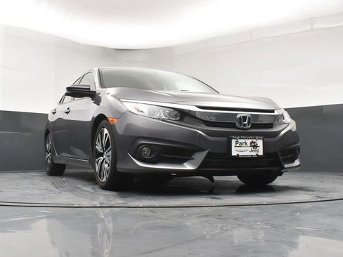 Used 2018 Honda Civic EX-T image 19