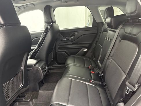 Used 2022 Lincoln Corsair AWD w/ Premium Package image 16