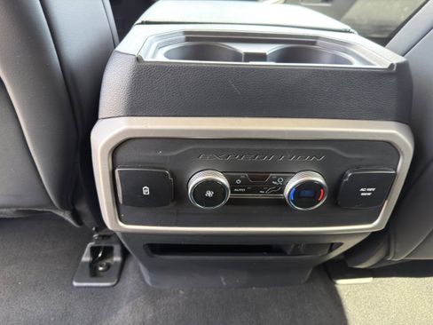 Used 2024 Ford Expedition XLT AWD/4WD image 22