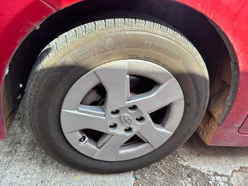 Used 2011 Toyota Prius Two image 5