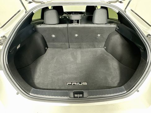 Used 2017 Toyota Prius Three w/ Carpet Mat Package FWD image 27
