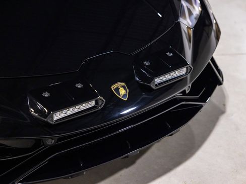 Used 2024 Lamborghini Huracan Sterrato AWD/4WD image 23
