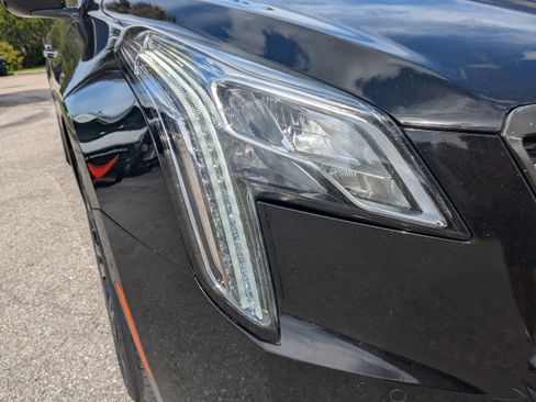 Used 2019 Cadillac XTS Luxury image 10