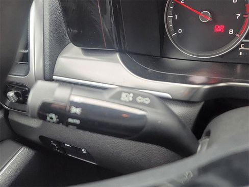 Used 2023 Kia Sorento LX image 20