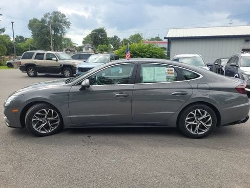 Used 2023 Hyundai Sonata SEL w/ Convenience Package FWD image 2