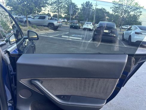 Used 2023 Tesla Model Y Long Range AWD/4WD image 18