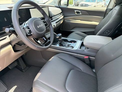 New 2026 Kia Carnival EX FWD image 16