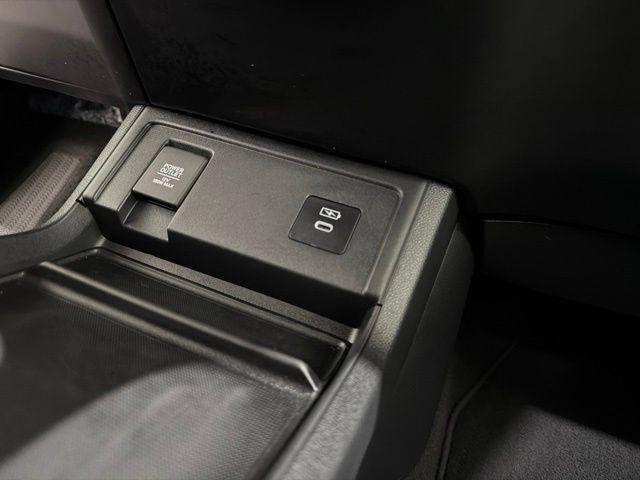Used 2025 Acura RDX w/ Technology Package AWD/4WD image 37