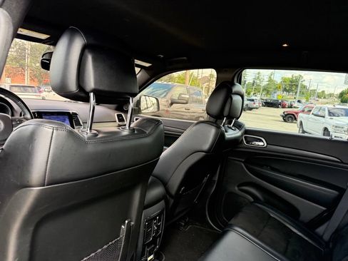 Used 2019 Jeep Grand Cherokee Altitude AWD/4WD image 24
