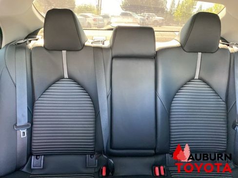 Used 2020 Toyota Camry SE FWD image 18