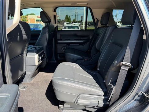 Used 2022 Ford Expedition XLT RWD image 14
