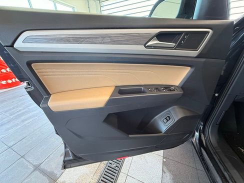 Used 2021 Volkswagen Atlas Cross Sport SE image 33