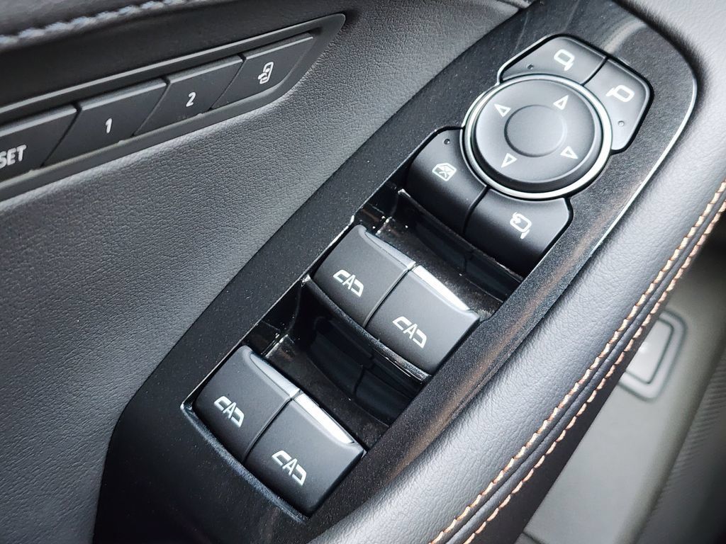 Used 2025 Cadillac CT5 V w/ Technology Package RWD image 27
