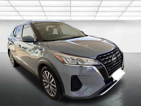 Used 2023 Nissan Kicks SV FWD image 1