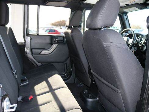 Used 2018 Jeep Wrangler Unlimited Sport S AWD/4WD image 22