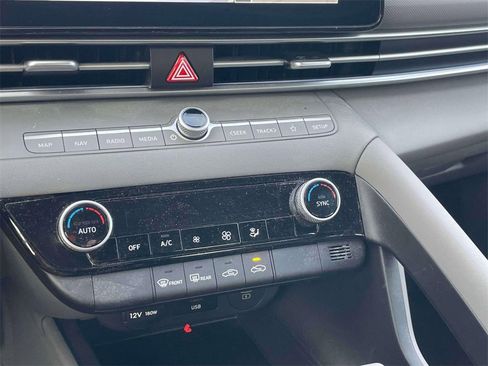 Certified 2024 Hyundai Elantra SEL image 28