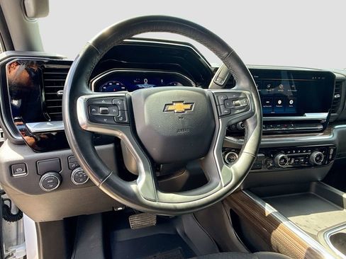 Used 2024 Chevrolet Silverado 2500 LT RWD image 12