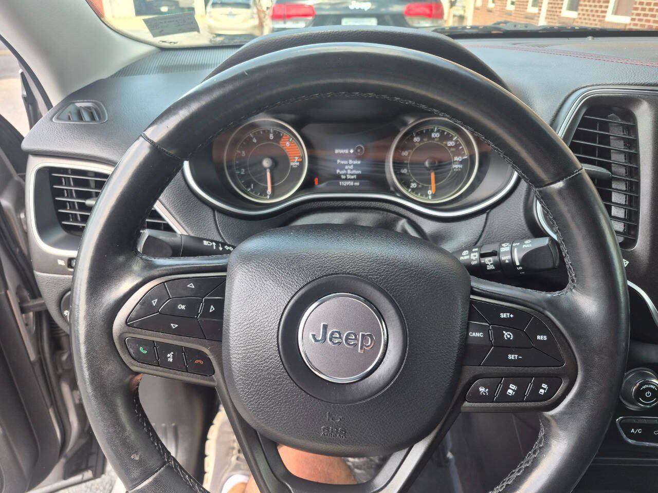 Used 2019 Jeep Cherokee Trailhawk AWD/4WD image 12