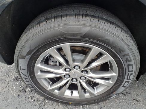 Used 2023 Cadillac XT5 Premium Luxury w/ LPO, Floor Liner Package AWD/4WD image 29