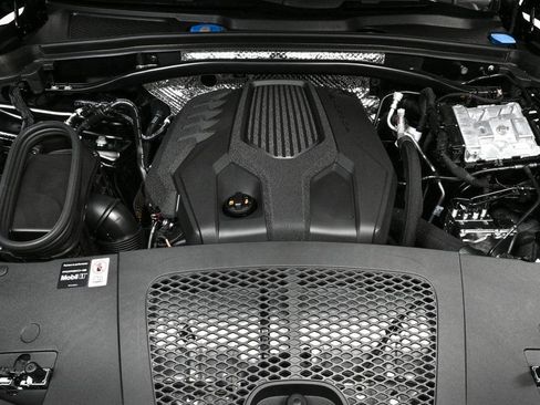 Used 2026 Porsche Macan image 35