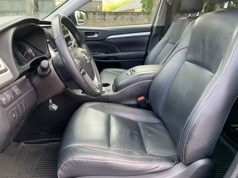 Used 2018 Toyota Highlander XLE image 13