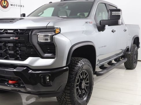 Used 2025 Chevrolet Silverado 2500 ZR2 image 53