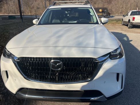 Used 2024 MAZDA CX-90 Plug-In Hybrid w/ Premium Pkg image 2