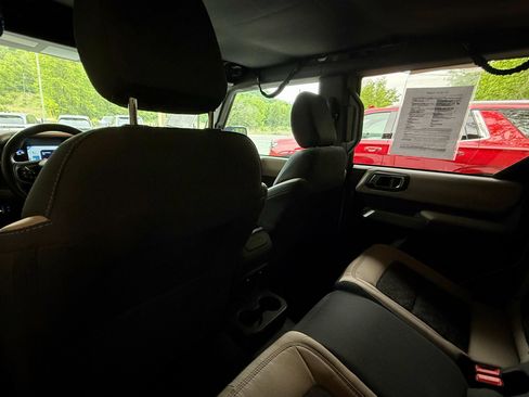 Used 2023 Ford Bronco Wildtrak AWD/4WD image 9