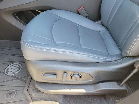Used 2022 Buick Enclave Essence w/ Experience Buick Package FWD image 14