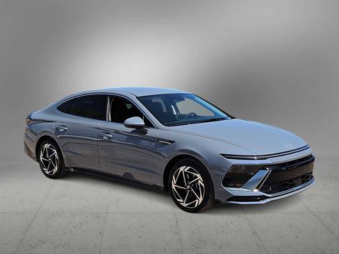 New 2026 Hyundai Sonata SEL FWD image 2