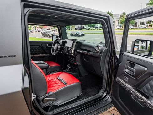 Used 2017 Jeep Wrangler Unlimited Sport w/ Quick Order Package 24S AWD/4WD image 31
