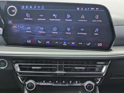 Used 2026 Chevrolet Traverse LT w/ Sun and Wheel Package FWD image 5