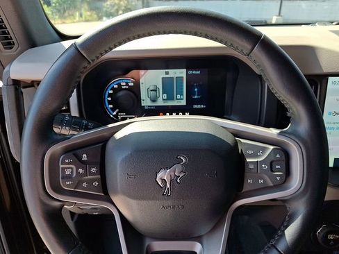 Certified 2024 Ford Bronco Wildtrak AWD/4WD image 19