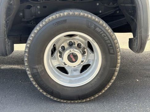Used 2023 GMC Sierra 3500 Denali w/ Denali Ultimate Package AWD/4WD image 5