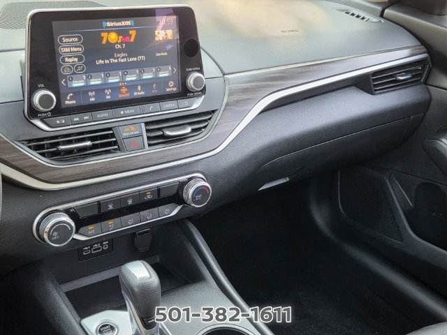 Used 2025 Nissan Altima 2.5 SV FWD image 25