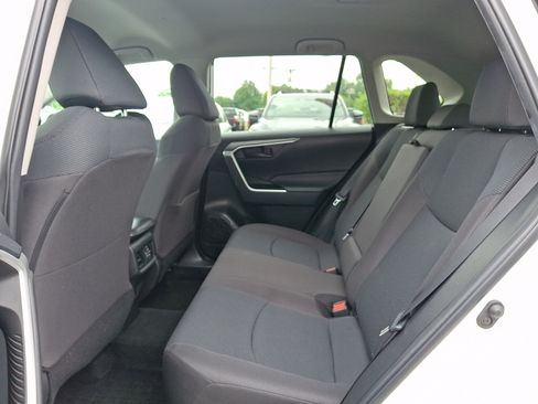 Used 2023 Toyota RAV4 LE AWD/4WD image 10