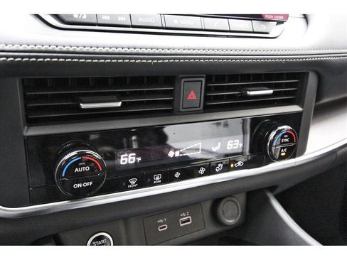 Certified 2023 Nissan Rogue SV image 22