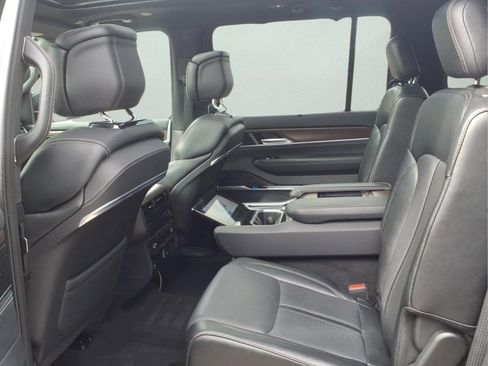 Used 2024 Jeep Grand Wagoneer L 4WD image 14