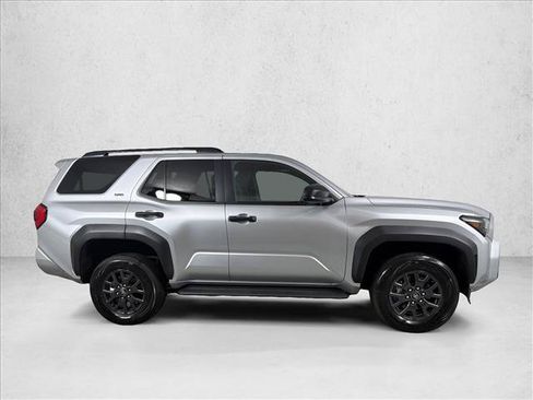 Used 2025 Toyota 4Runner SR5 AWD/4WD image 2
