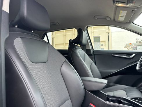 Used 2024 Kia Niro EX FWD image 20