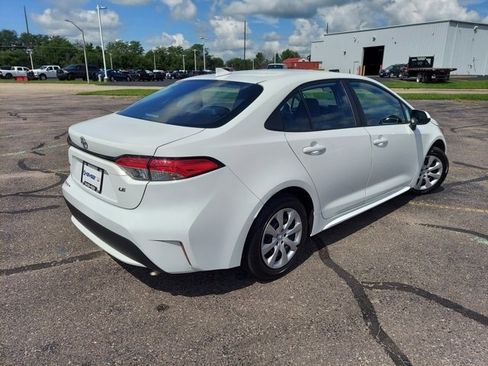 Used 2020 Toyota Corolla LE image 15
