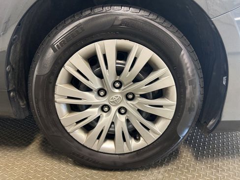 Used 2012 Toyota Camry LE image 23