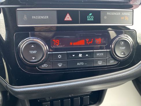 Used 2019 Mitsubishi Outlander ES image 28