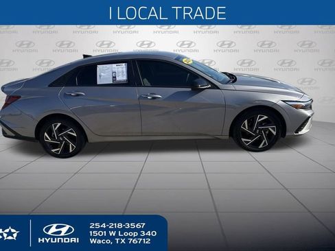 Used 2025 Hyundai Elantra Sport image 6