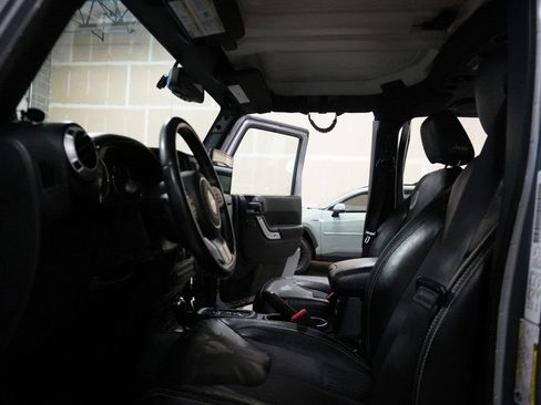 Used 2013 Jeep Wrangler Unlimited Sport AWD/4WD image 12